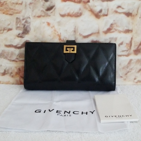 givenchy gv3 large